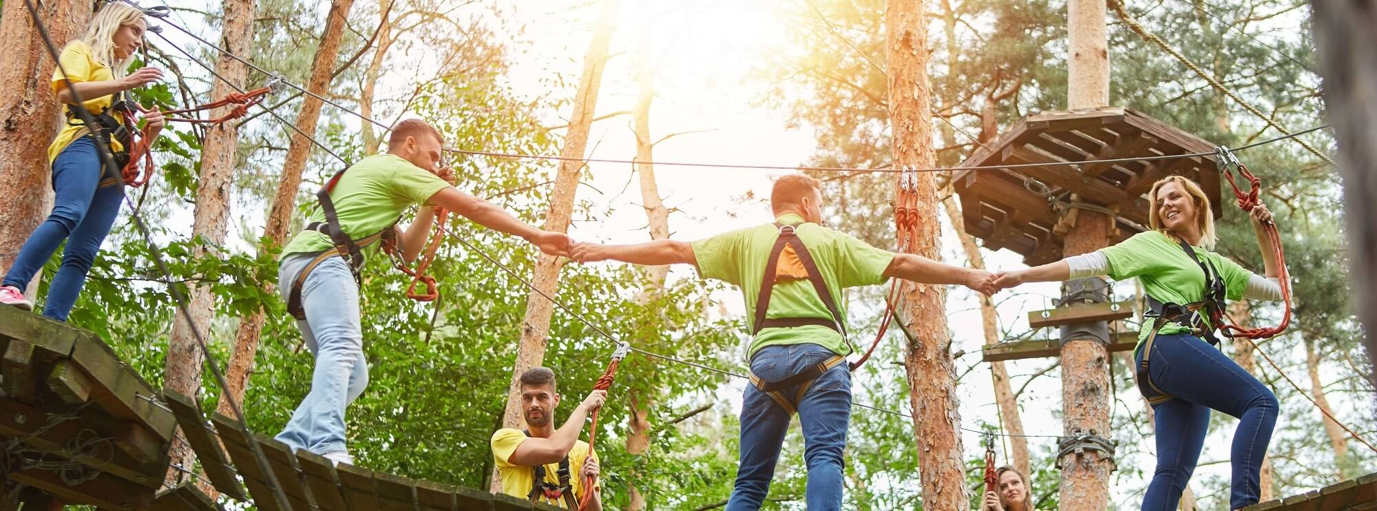 enterrement-vie-garçon-jeune-fille-sortie-groupe-accrobranche-experia-park-lorient-morbihan